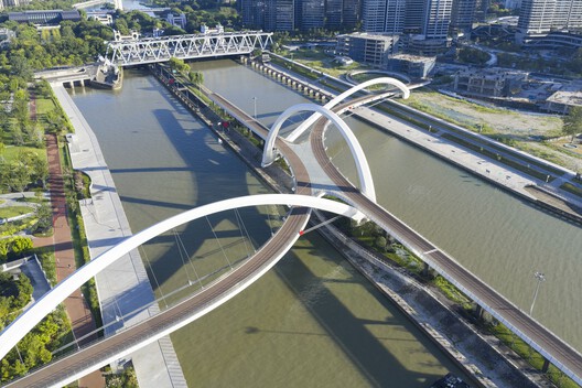 Grand Canal Gateway Bridge - Hangzhou / Zaha Hadid Architects