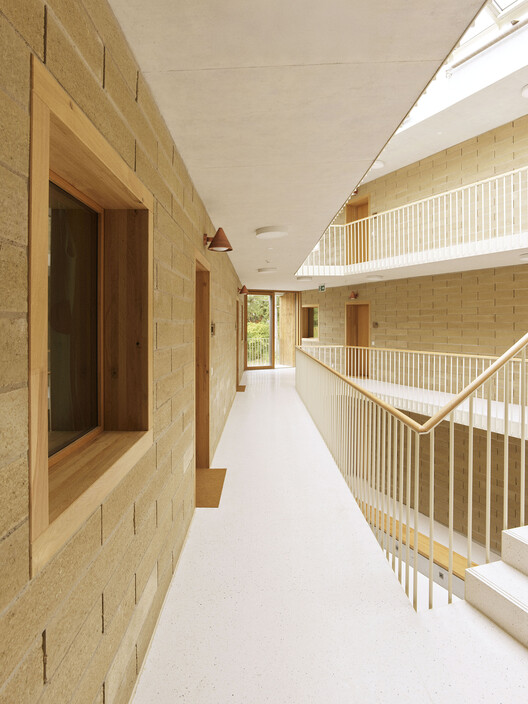 Um Lar para Idosos / acau architecture - Imagem 10 de 27