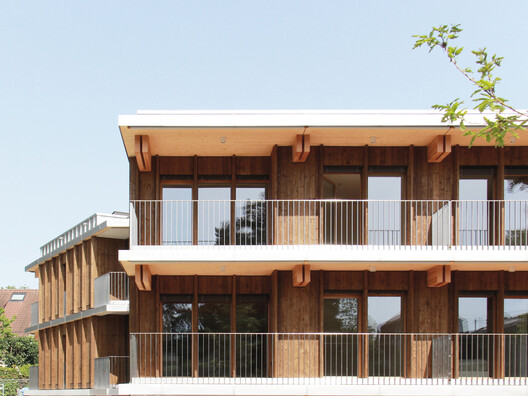 Um Lar para Idosos / acau architecture Um Lar para Idosos / acau architecture - Fotografia de Exterior, Madeira, Balcão