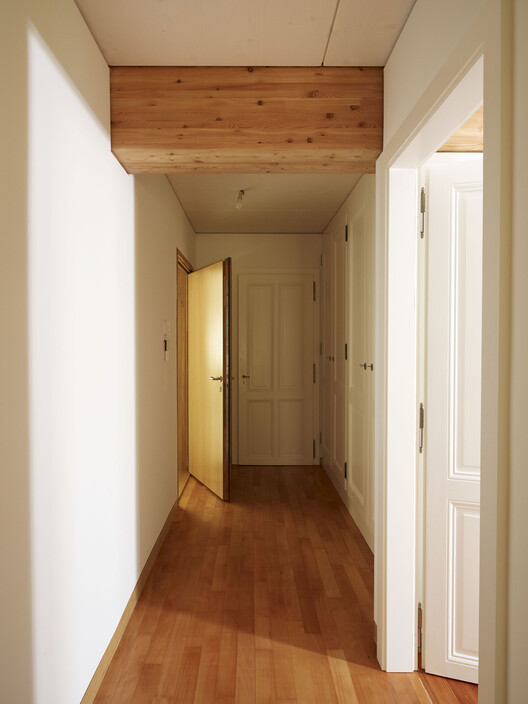 Um Lar para Idosos / acau architecture Um Lar para Idosos / acau architecture - Fotografia de Interiores, Madeira, Porta