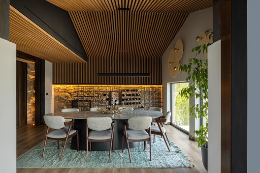 Moradia do Retiro / Ricardo Azevedo Arquitecto Moradia do Retiro / Ricardo Azevedo Arquitecto - Fotografia de Interiores, Sala de Jantar, Madeira, Mesa, Cadeira, Iluminação