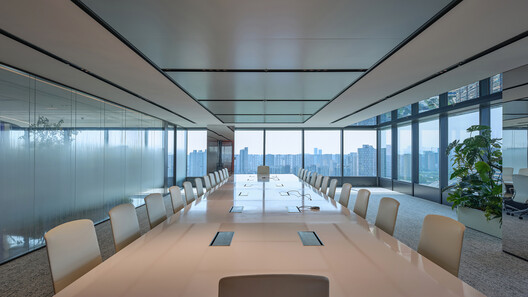 南京华润置地中心写字楼 / 都设设计 - 室内图, 玻璃, 椅子