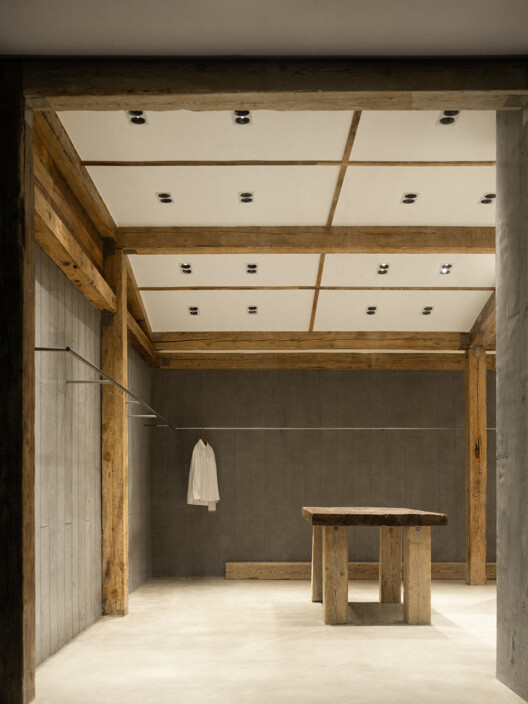 谷仓里 / 非知名设计工作室 谷仓里 / 非知名设计工作室 - 室内图, 木头, 梁