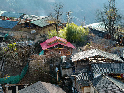 Tiempo y espacio para leer, reunirse y cuidar: 7 bibliotecas comunitarias en entornos remotos y periféricos Tiempo y espacio para leer, reunirse y cuidar: 7 bibliotecas comunitarias en entornos remotos y periféricos - Imagen 21 de 23