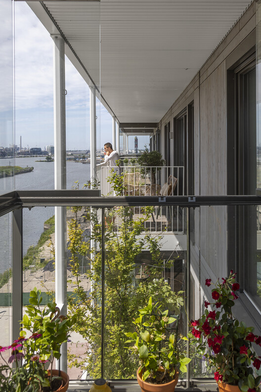 Stories Residential Building / Olaf Gipser Architects - Interior Photography, Balcony, Glass, Handrail, Deck