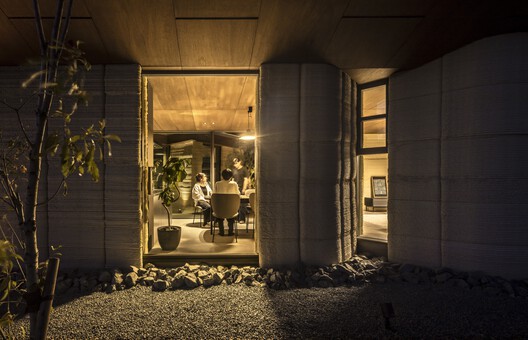 利布 B 型土坯房 / Lib Work Co., Ltd.  + Arup + ogawaa design studio + Studio QTN - 室内图, 具体的