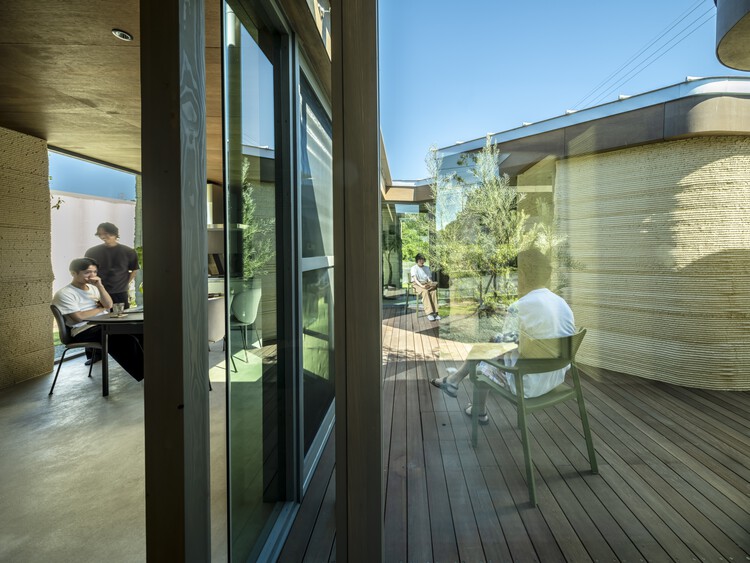 利布 B 型土坯房 / Lib Work Co., Ltd.  + Arup + ogawaa design studio + Studio QTN - 建筑图, 木头, 玻璃, 阳台