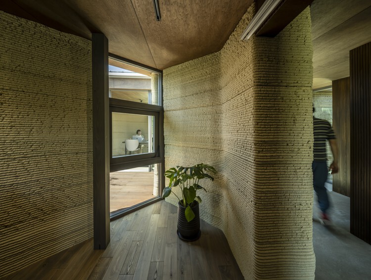 利布 B 型土坯房 / Lib Work Co., Ltd.  + Arup + ogawaa design studio + Studio QTN - 室内图, 木头