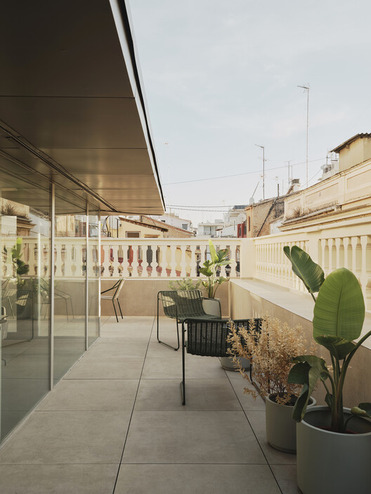 Sede Central de Anaford / Destudio Sede Central de Anaford / Destudio - Fotografía interior, Balcón, Patio interior