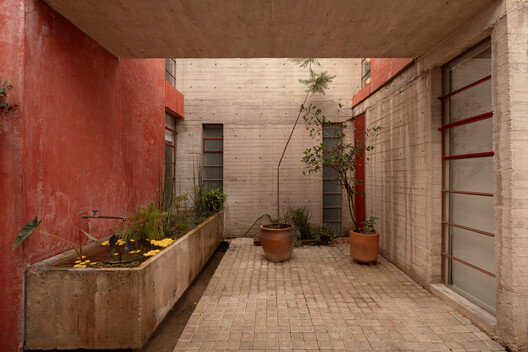 Casa Alicia  / ALTOVA - Fotografía interior, Ladrillo, Concreto, Patio interior