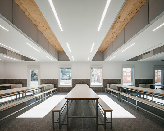 Faveker’s Tailor-Made Tiled Facade Brings Personality and Efficiency to the New Muskiz Secondary School Faveker’s Tailor-Made Tiled Facade Brings Personality and Efficiency to the New Muskiz Secondary School - Image 8 of 13