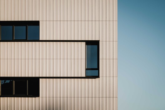 Faveker’s Tailor-Made Tiled Facade Brings Personality and Efficiency to the New Muskiz Secondary School Faveker’s Tailor-Made Tiled Facade Brings Personality and Efficiency to the New Muskiz Secondary School - Image 6 of 13