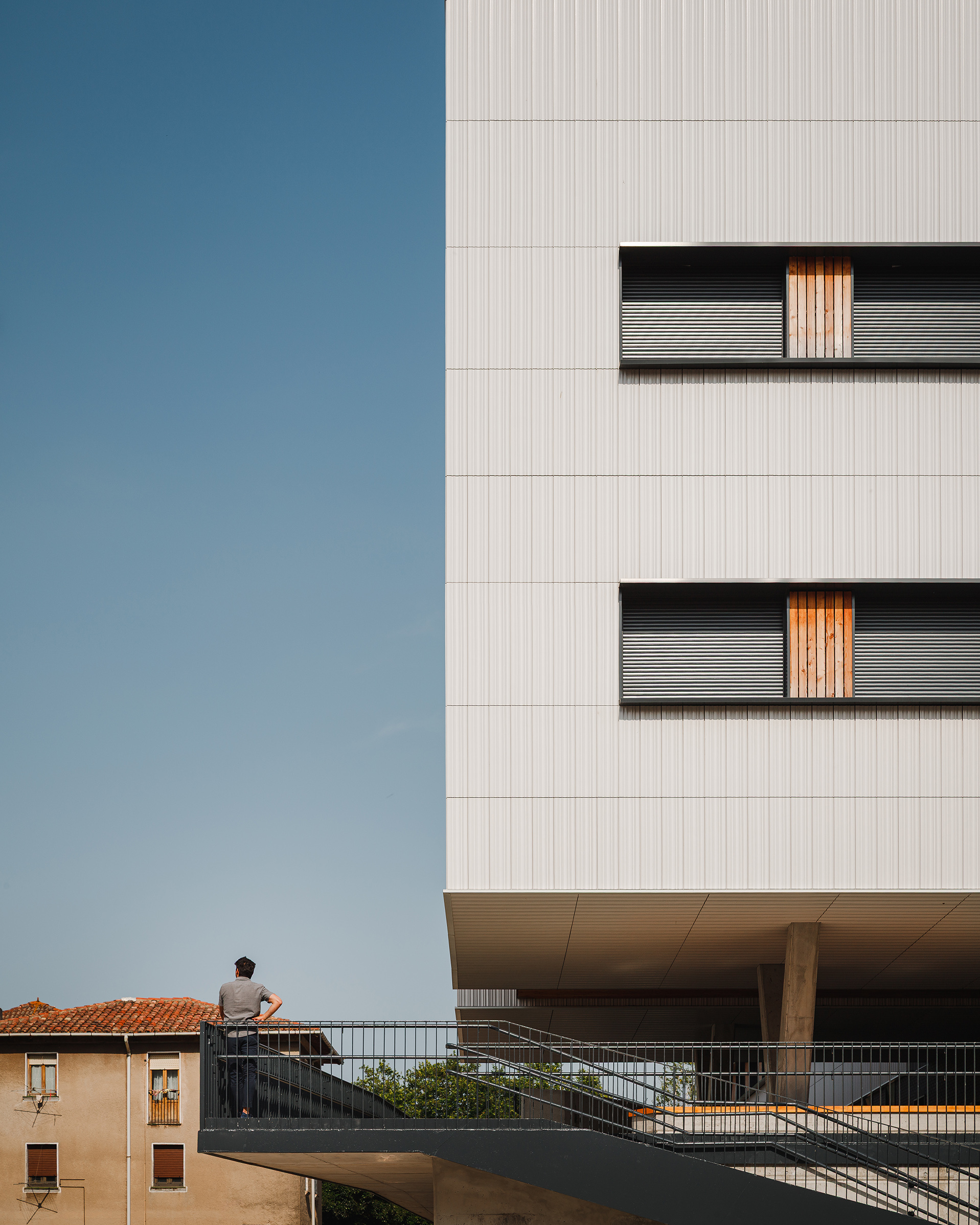 Faveker's Tailor-Made Tiled Facade Brings Personality and Efficiency to the New Muskiz Secondary School