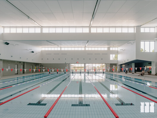 Coonawarra Willam Aquatic Center - Ivanhoe Grammar School / Peddle Thorp Architects - Image 4 of 27