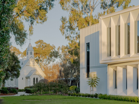 Coonawarra Willam Aquatic Center - Ivanhoe Grammar School / Peddle Thorp Architects - Exterior Photography