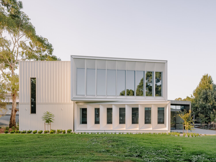 Coonawarra Willam Aquatic Center - Ivanhoe Grammar School / Peddle Thorp Architects - Exterior Photography, Schools 