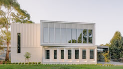 Coonawarra Willam Aquatic Center - Ivanhoe Grammar School / Peddle Thorp Architects