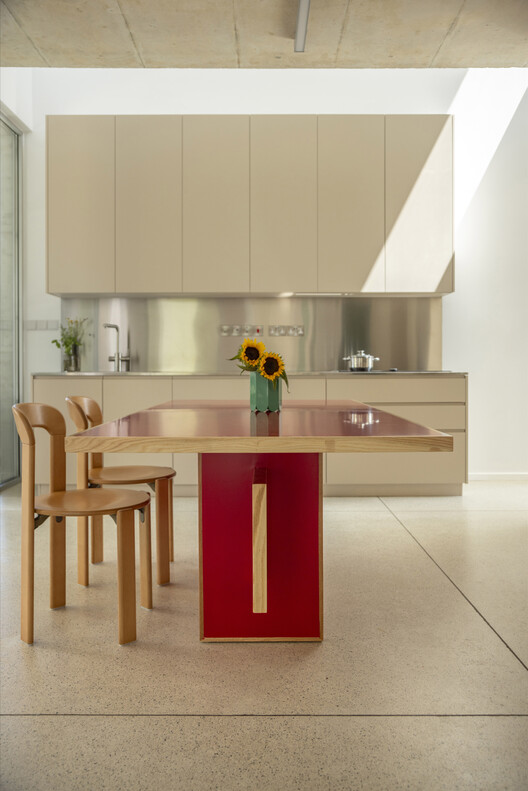 Casa Aer / Studio Kyriakos Miltiadou - Fotografia de Interiores, Cozinha, Madeira, Mesa, Cadeira