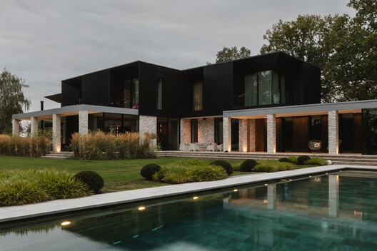 Weavers - Seer Green House / Des Ewing Architects - Exterior Photography, Courtyard