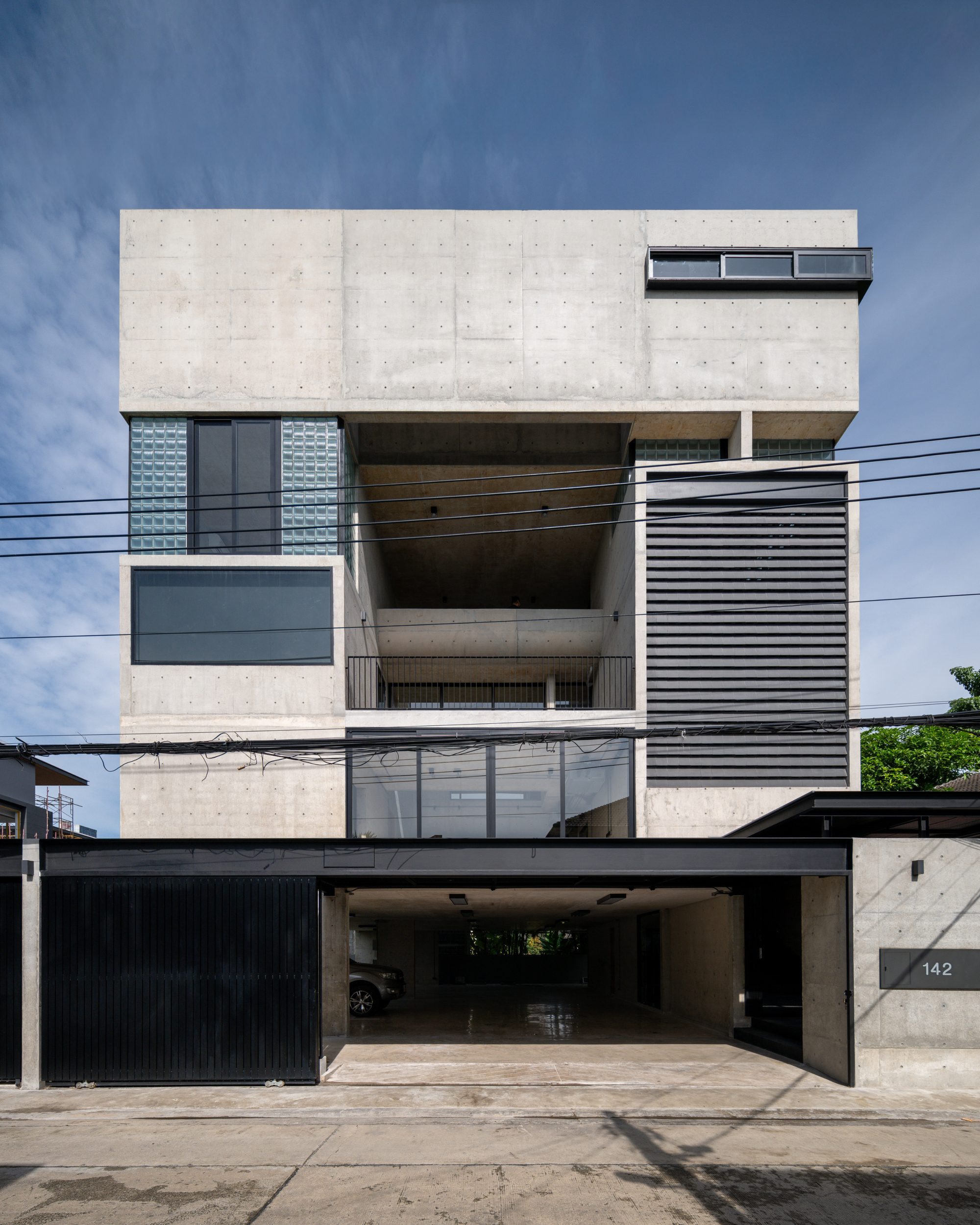 P Home / Studio Krubka