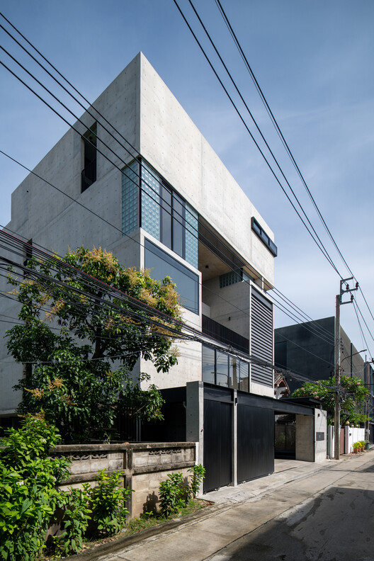 P Home / Studio Krubka - Exterior Photography