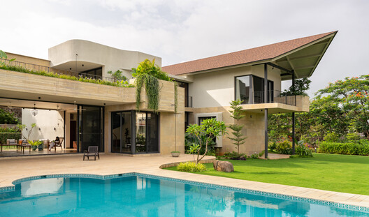 Villa Familia / unTAG - Exterior Photography, Garden, Courtyard