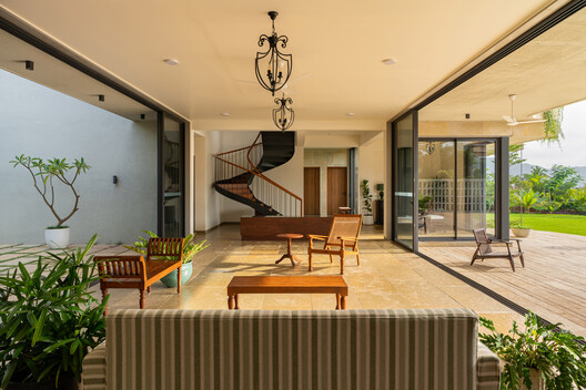 Villa Familia / unTAG - Interior Photography, Door, Chair