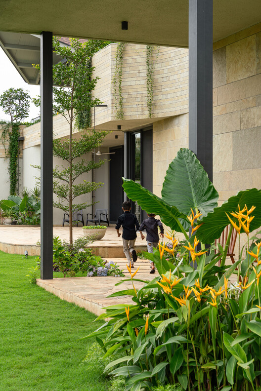 Villa Familia / unTAG - Exterior Photography, Garden, Courtyard