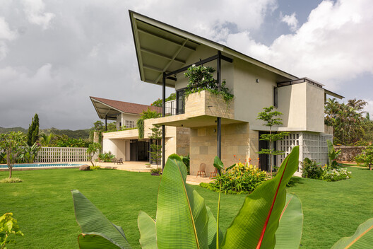 Villa Familia / unTAG - Exterior Photography, Garden, Courtyard