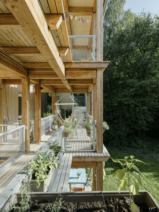 Conjunto Residencial Wohnen Hoch Drei / Limbrock Tubbesing Architekten - Imagem 9 de 23