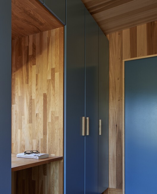 Holiday Home in Iceland / Teiknistofan Tröð Holiday Home in Iceland / Teiknistofan Tröð - Interior Photography, Bathroom, Wood, Lighting, Door, Closet