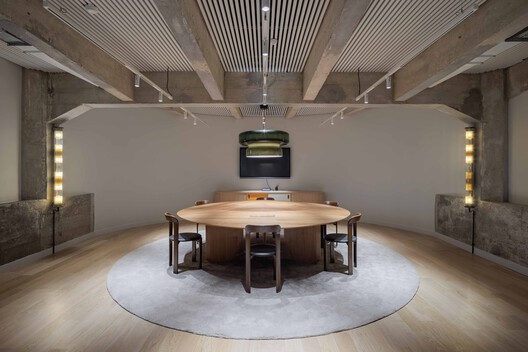 La Fondation 多功能综合体 / PCA-STREAM - 室内图, 木头, 灯, 椅子