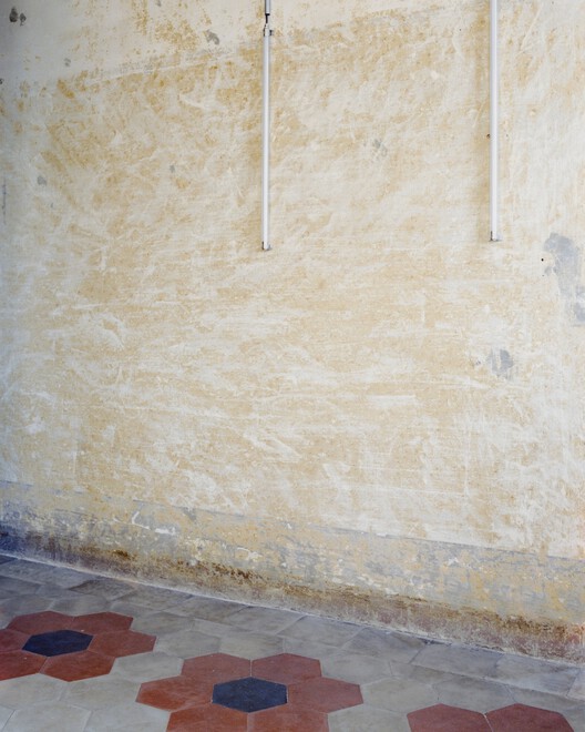 Una villa entre el cyberpunk y un bar de escucha / co.arch studio Una villa entre el cyberpunk y un bar de escucha / co.arch studio - Imagen 12 de 22