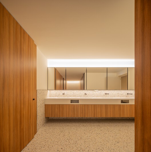 Edifício Mutual / OPENBOOK Architecture - Fotografia de Interiores, Madeira, Iluminação