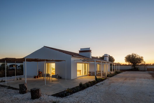 Monte Do Divor / Vasco Burnay Arquitectura Monte Do Divor / Vasco Burnay Arquitectura - Imagem 32 de 33