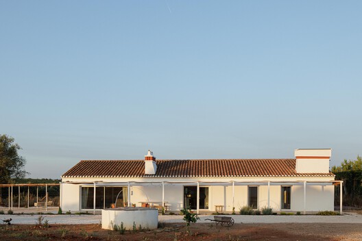 Monte Do Divor / Vasco Burnay Arquitectura Monte Do Divor / Vasco Burnay Arquitectura - Imagem 6 de 33