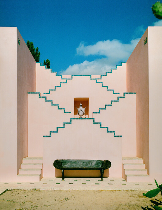 La Salvada Retreat / Tarek Shamma