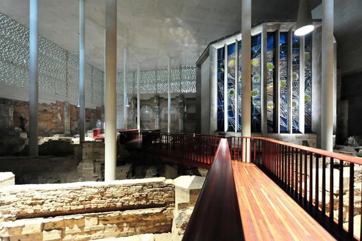 La arquitectura de la restricción: cuando no construir se convierte en diseño La arquitectura de la restricción: cuando no construir se convierte en diseño - Imagen 10 de 38