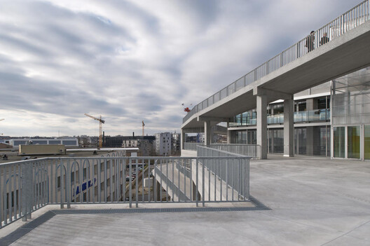 La arquitectura de la restricción: cuando no construir se convierte en diseño La arquitectura de la restricción: cuando no construir se convierte en diseño - Imagen 27 de 38