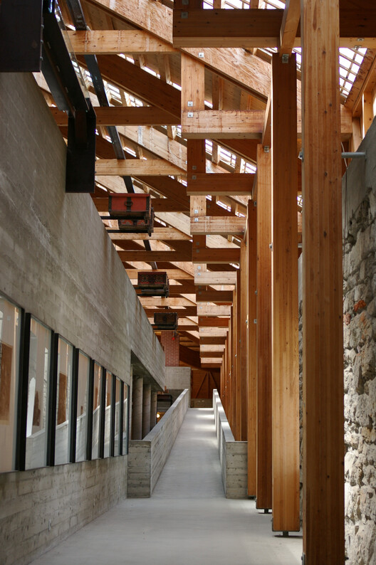 La arquitectura de la restricción: cuando no construir se convierte en diseño La arquitectura de la restricción: cuando no construir se convierte en diseño - Imagen 31 de 38