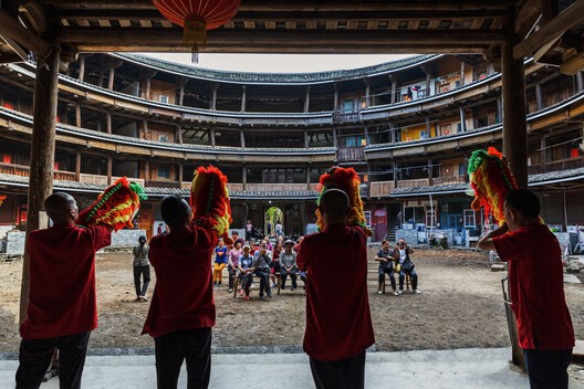 En diálogo con el código: calibrar estándares para la prosperidad de la reutilización adaptativa En diálogo con el código: calibrar estándares para la prosperidad de la reutilización adaptativa - Imagen 2 de 34