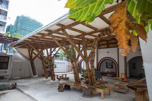 Canopy / Blue Temple - Interior Photography, Wood, Beam