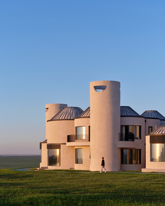 原宇宙-未来草原的生活范式 / 上海交通大学奥默默工作室 - 建筑图, 具体的