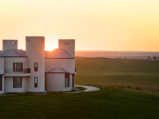 原宇宙-未来草原的生活范式 / 上海交通大学奥默默工作室 - 室内图