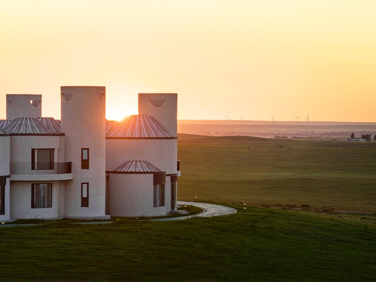 原宇宙-未来草原的生活范式 / 上海交通大学奥默默工作室 - 室内图