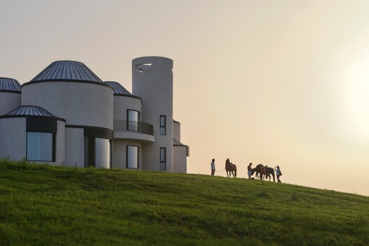 原宇宙-未来草原的生活范式 / 上海交通大学奥默默工作室 - 建筑图