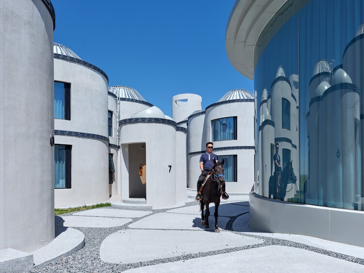 原宇宙-未来草原的生活范式 / 上海交通大学奥默默工作室 - 建筑图