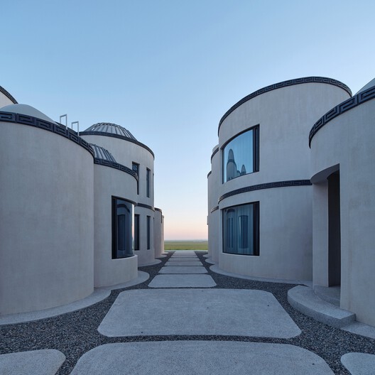 原宇宙-未来草原的生活范式 / 上海交通大学奥默默工作室 - 建筑图, 具体的