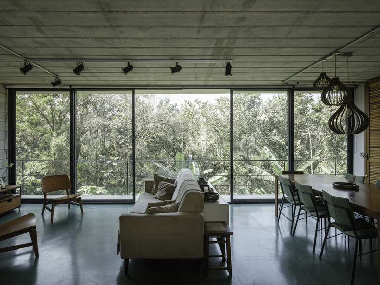 Casa Lírio / Terra e Tuma Arquitetos Associados - Fotografía Interior, Comedor, Madera, Sillas