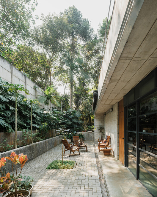 Casa Lírio / Terra e Tuma Arquitetos Associados - Fotografía exterior, hormigón, patio interior